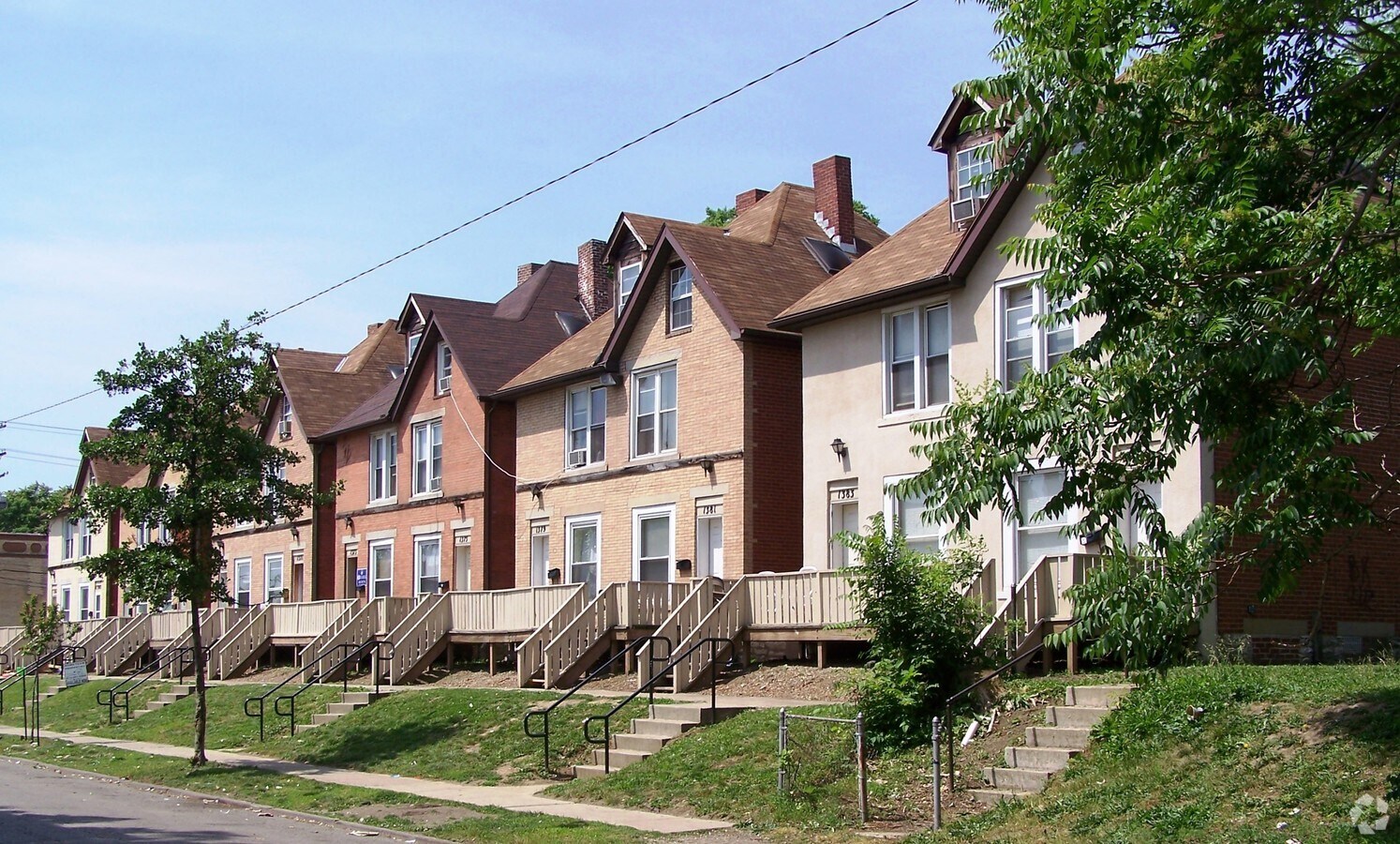 Photo - 1383-1385 Indianola Ave