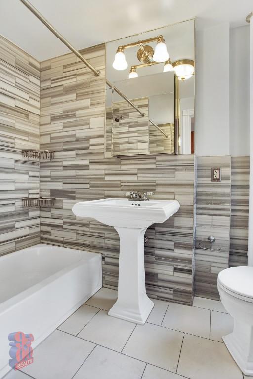 51 Leroy St Unit 3A