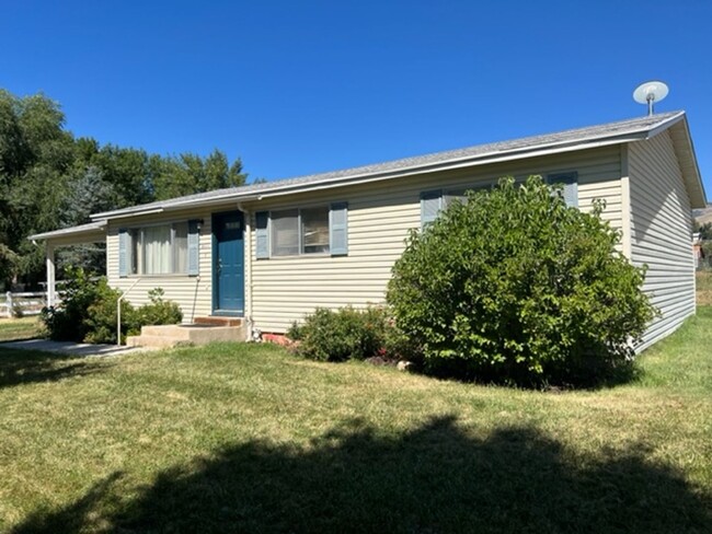 Home with Horse property close to park, ne... - Home with Horse property close to park, ne...