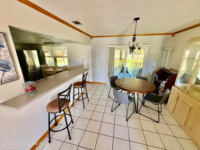 Photo - 585 Crystal Mist Rd NW