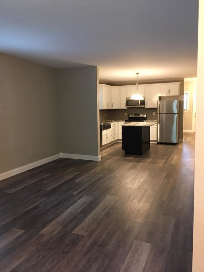 Building Photo - 513 Center St Unit A Rental