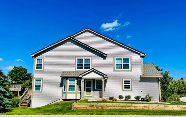 Building Photo - 517 Willow Way