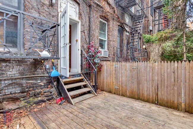 Photo - 250 Mott St Unit 4