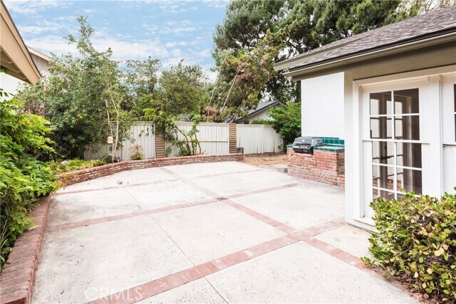 Photo - 19 Banyan Tree Ln