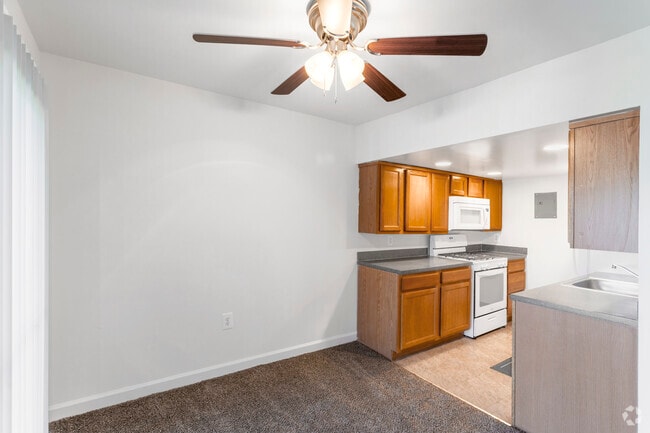 1 BR, 1 BA - 825 SF