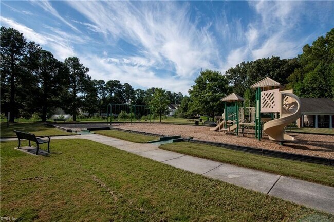 Photo - 956 Iron Bridge Dr Unit NA