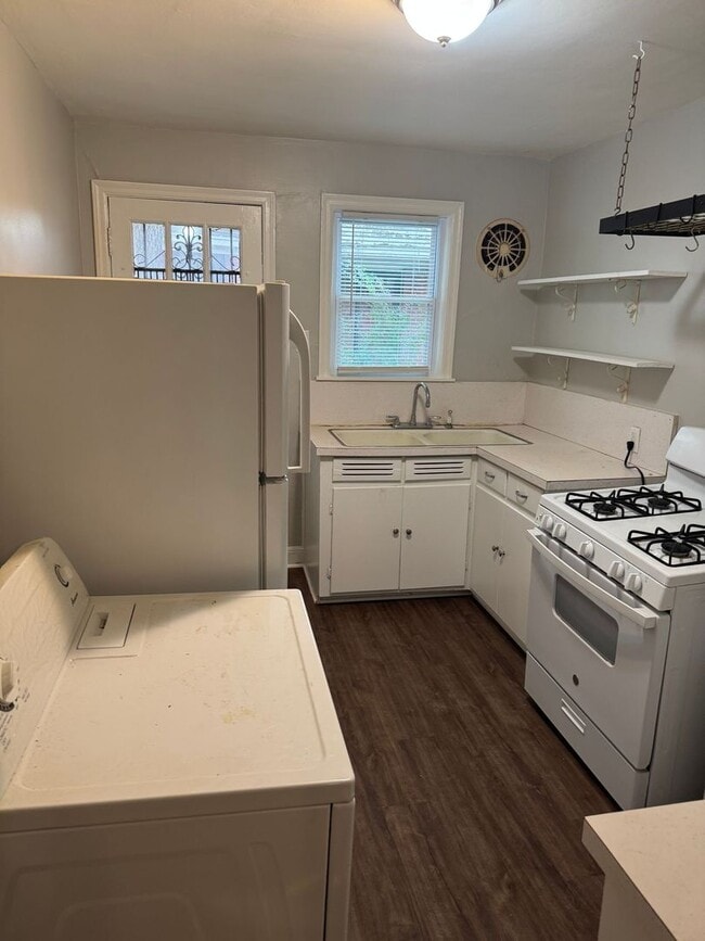 Photo - 157-159 Roberta Dr Unit 157