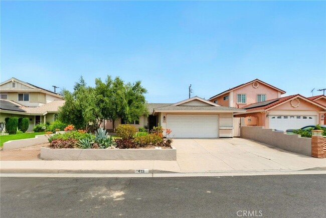 Building Photo - 413 E Bradrick Dr Rental