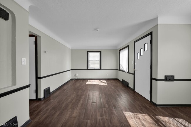 Photo - 15705 Maplewood Ave