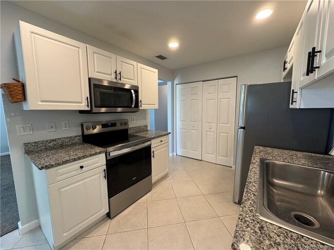 Photo - 4567 SE Murray Cove Cir