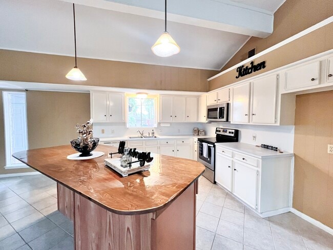 Photo - 401 Rolling Hills Dr W