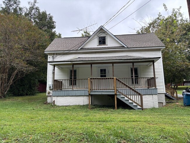 Building Photo - 133 E Bank St Rental