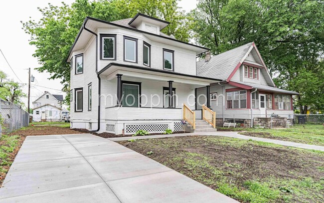 1512 Binney St