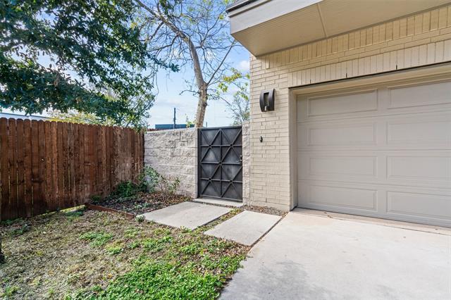 Photo - 406 Foch St