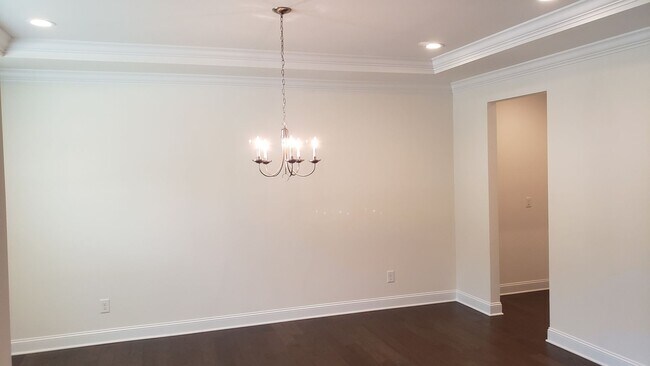 Photo - Beautiful 6br/4.5ba home near Southpoint! ...