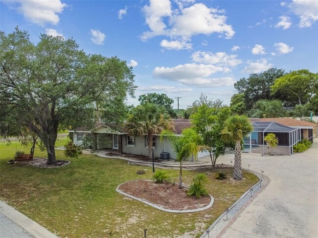 Photo - 1302 Brandonwood Dr