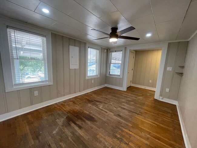 Building Photo - ((MOVE IN SPECIAL)) Simply the BEST! Adora... Rental