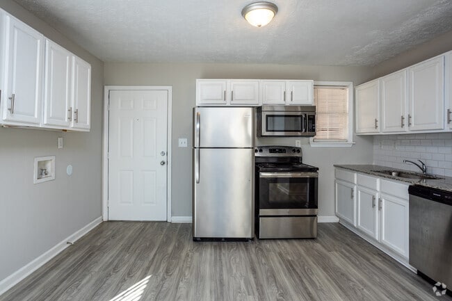 1BR, 1BA - 600SF - Kitchen