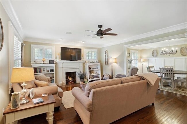 Photo - 253 N Forest Ave NE