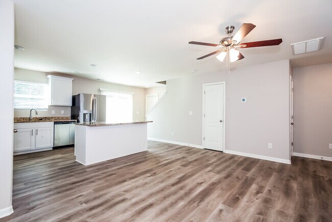 Photo - 841 Joselynn Drive