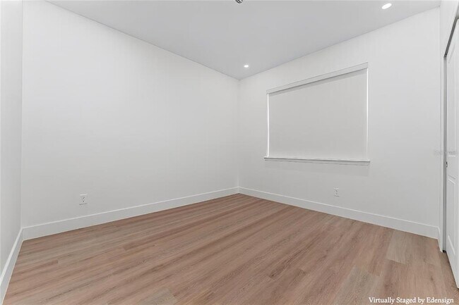 Photo - 81 Overleaf Ln