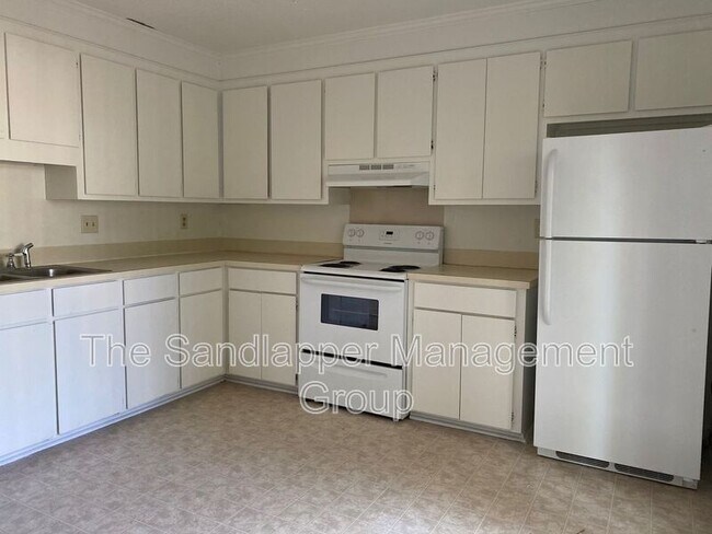 Photo - 4736 Linfield Ln