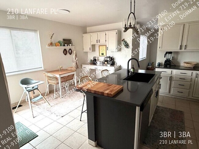 Photo - 210 Lanfare Pl