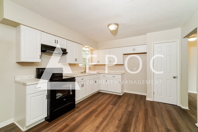 Photo - 504 Meggs St