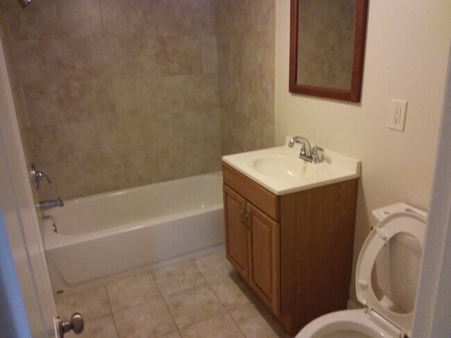 Photo - 2 Bedrooms 2.5 Bathrooms