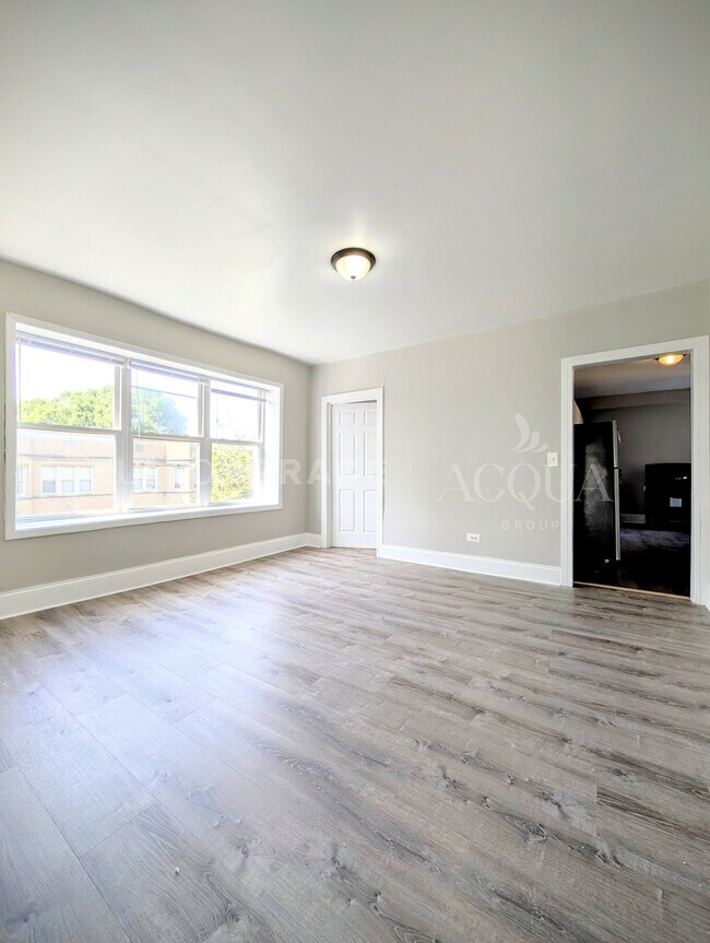 6300 N Oakley Ave Unit 3
