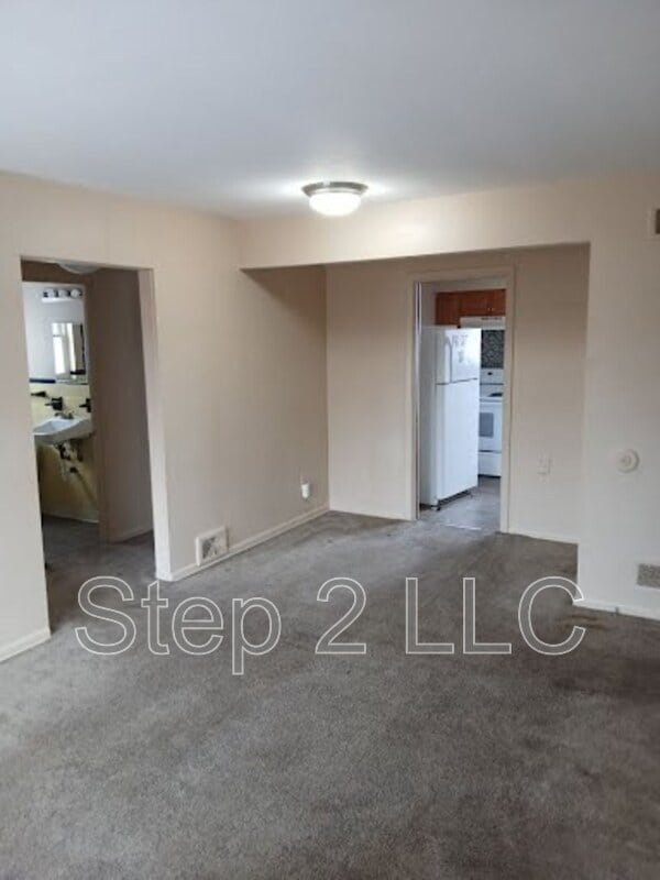 Photo - 228 S St Clair St