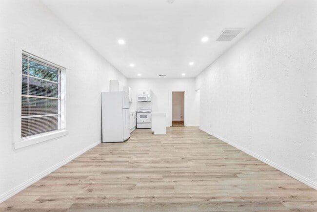 Photo - 809 Martin Luther King Jr Blvd