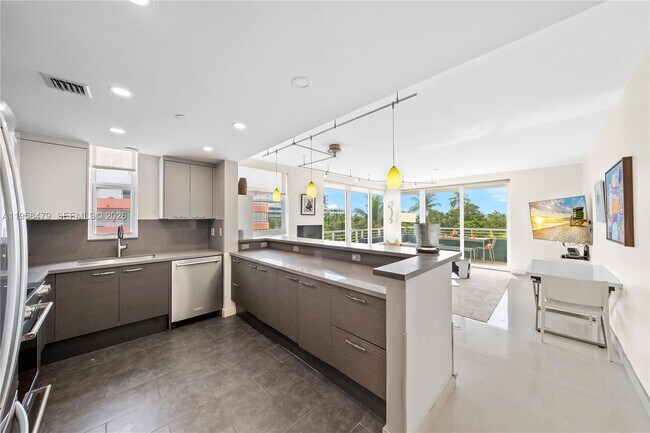 Photo - 200 Ocean Dr Unit 5D