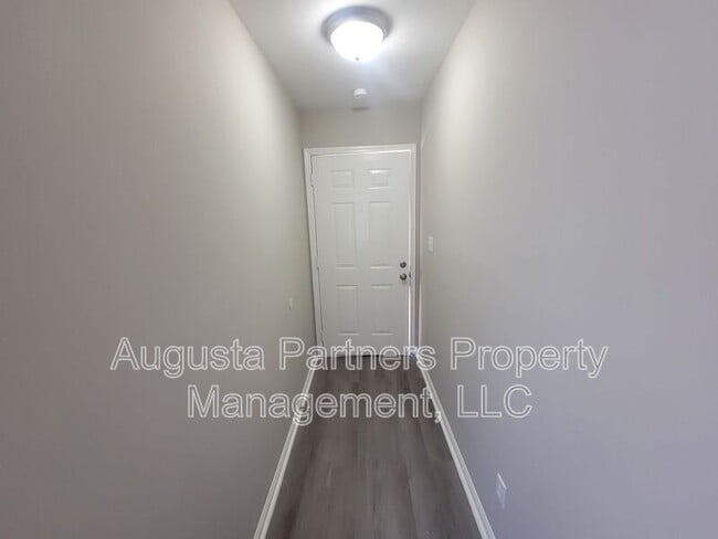 Photo - 1546 Hamilton Dr Unit 202