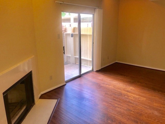 Building Photo - 2120 El Paseo St Unit 2908