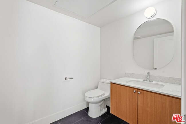 Photo - 1822 Overland Ave Unit 101