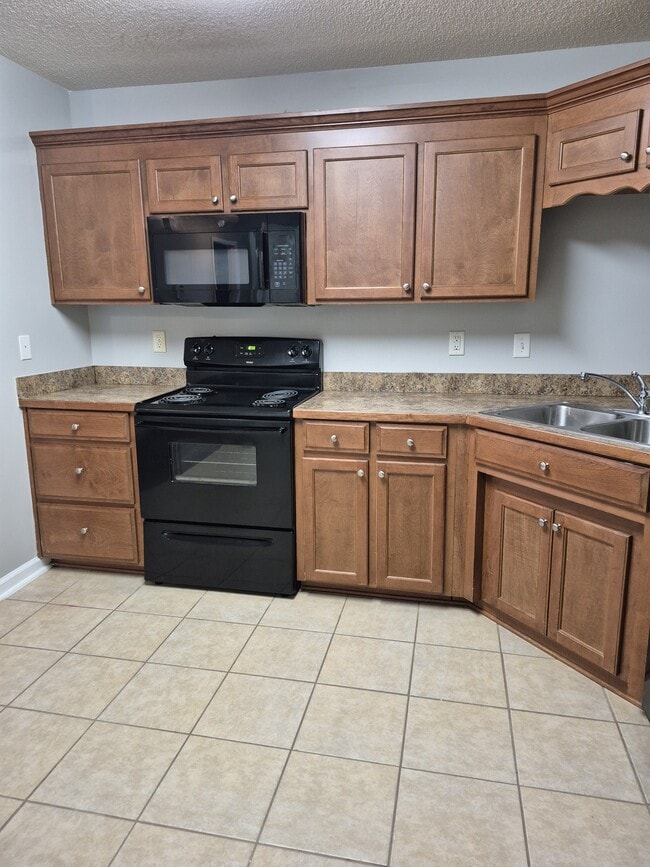 Photo - 217 Gard St