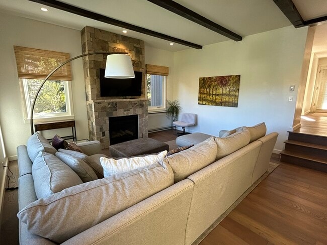 Photo - 100 Meadow Ranch Dr
