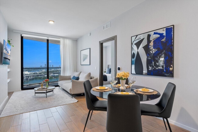 Photo - 398 NE 5th St Unidad SI ID1372285P