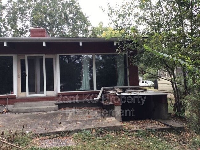 Photo - 5323 NW Edgewood Cir