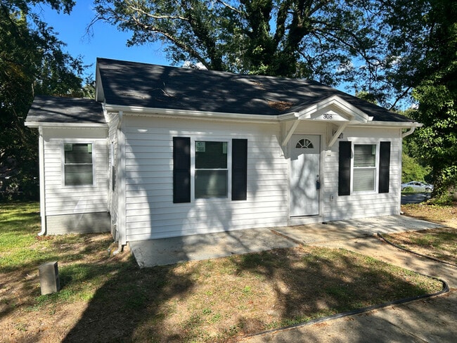 Building Photo - 308 Oakhurst Ave Rental