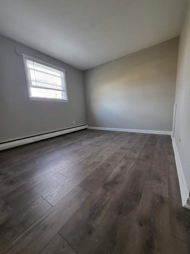 Photo - College Court