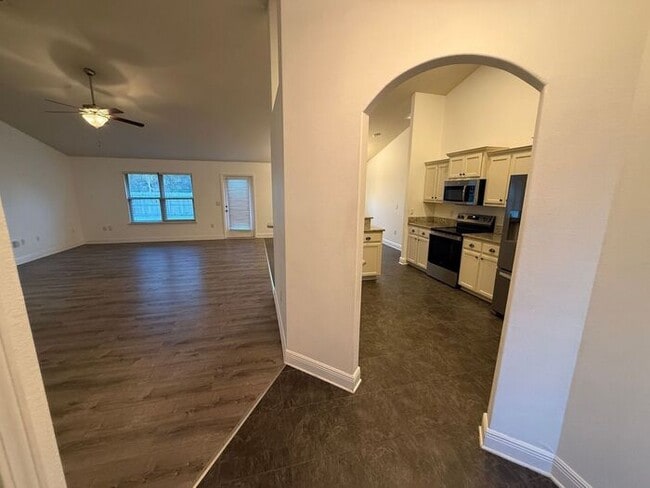 Photo - Gulf Breeze - Bay Ridge Park - 4 bedroom, 2 bathroom w/ lawn care included