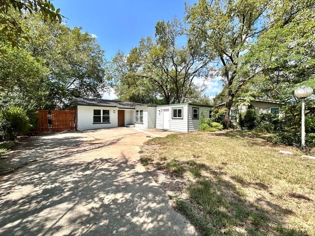 Photo - 2309 Devonshire Dr Unidad A
