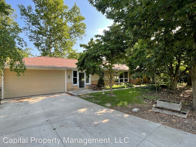 4 br, 2 bath House - 7820 Aboite Center Road - 4 br, 2 bath House - 7820 Aboite Center Road