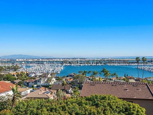 Building Photo - 945 Harbor View Dr
