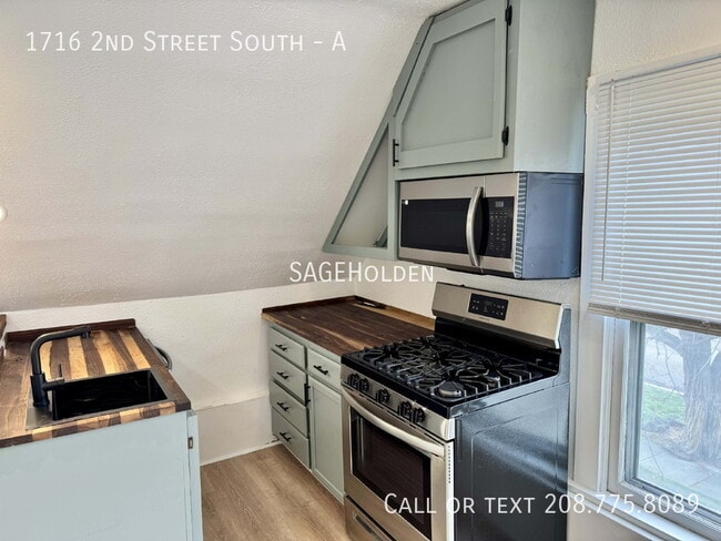 Photo - 1716 2nd St S Unit A