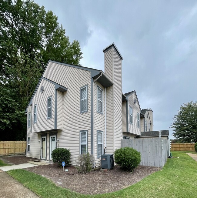 Building Photo - 701 Gemstone Ln Rental