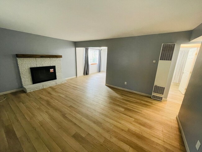 Photo - 2 bed 1 bath unit for rent in South Lake T...