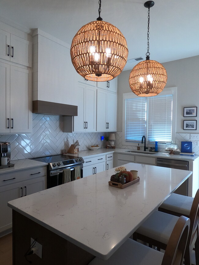 Photo - 1128 Windsor Sq